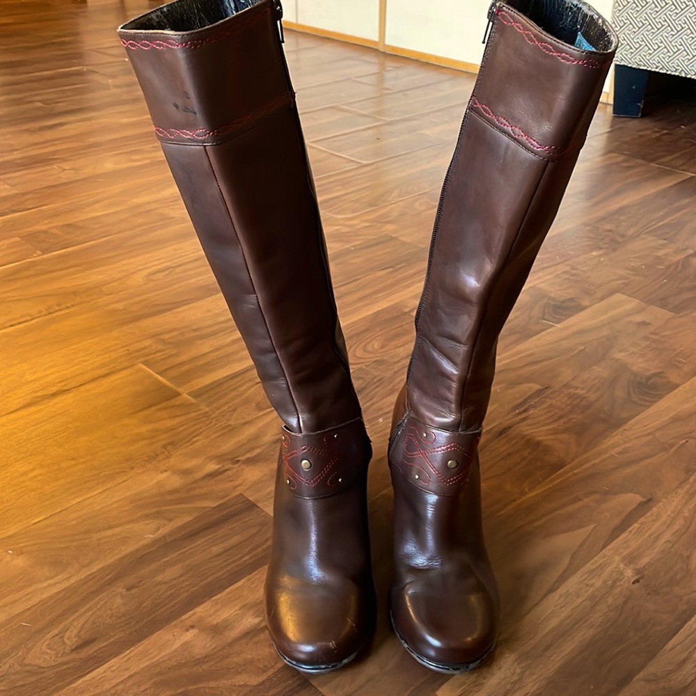 Vintage Y2K Exchange by Charles David Full Calf Boot with Heel